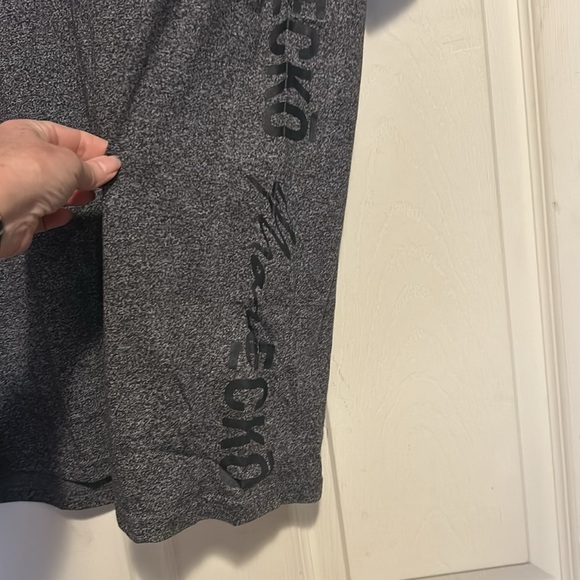 Marc Ecko T-Shirt Size Medium NWT Gray Black - Picture 4 of 7